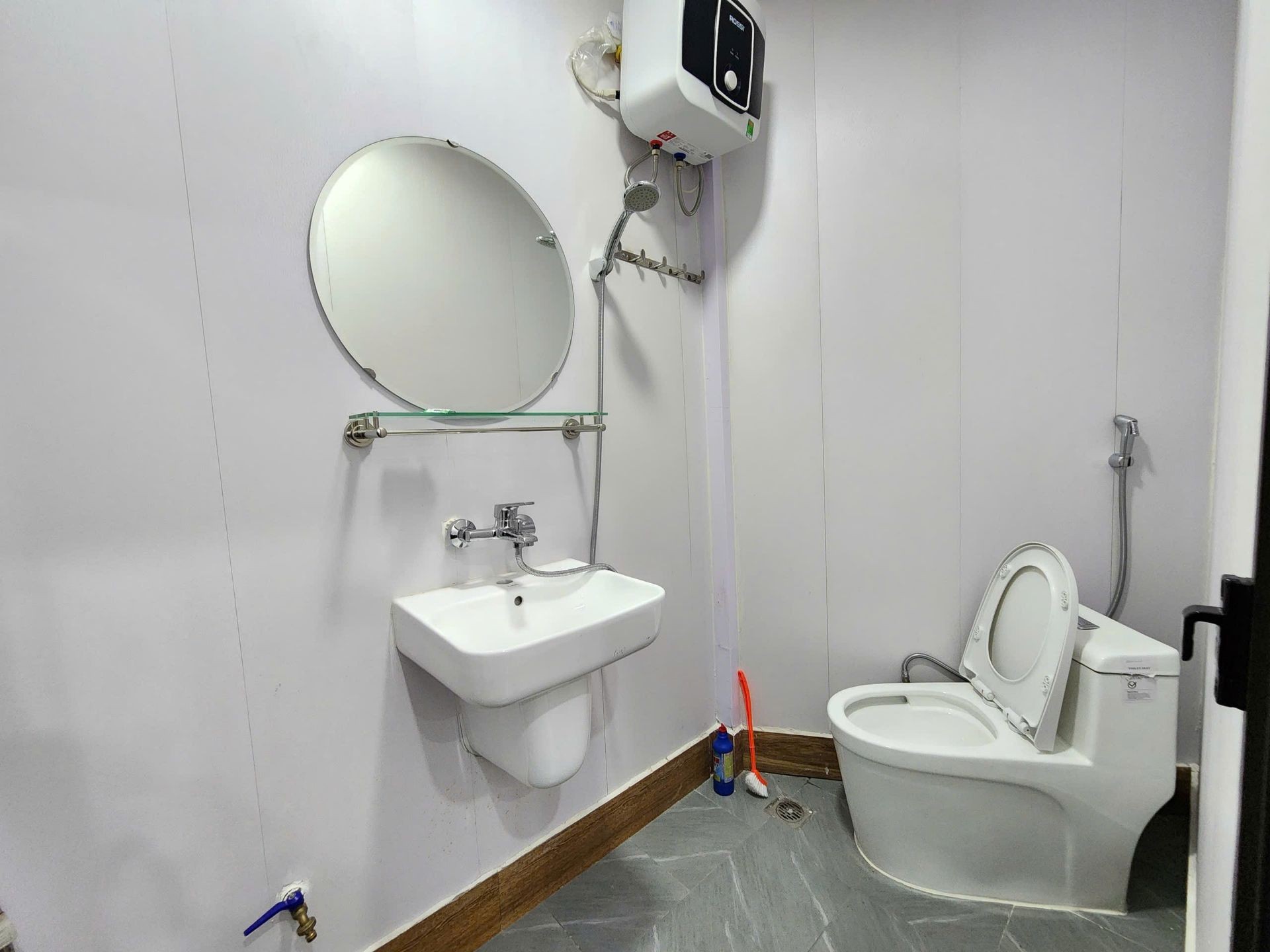 Bán nhà Hoàng Mai - diện tích 34m2 3 tầng - Ngõ thẳng, ba gác đỗ cửa - giá 6,2 tỷ