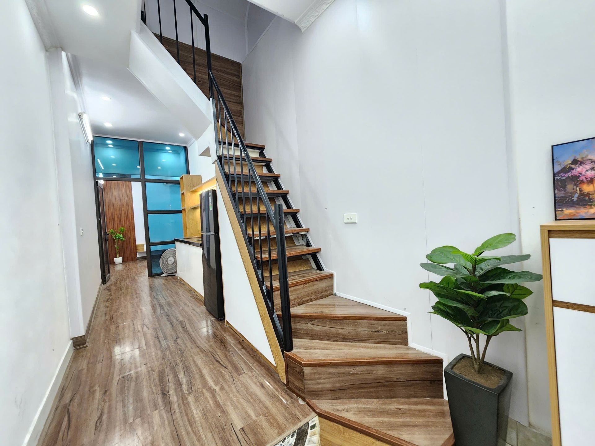 Bán nhà Hoàng Mai - diện tích 34m2 3 tầng - Ngõ thẳng, ba gác đỗ cửa - giá 6,2 tỷ