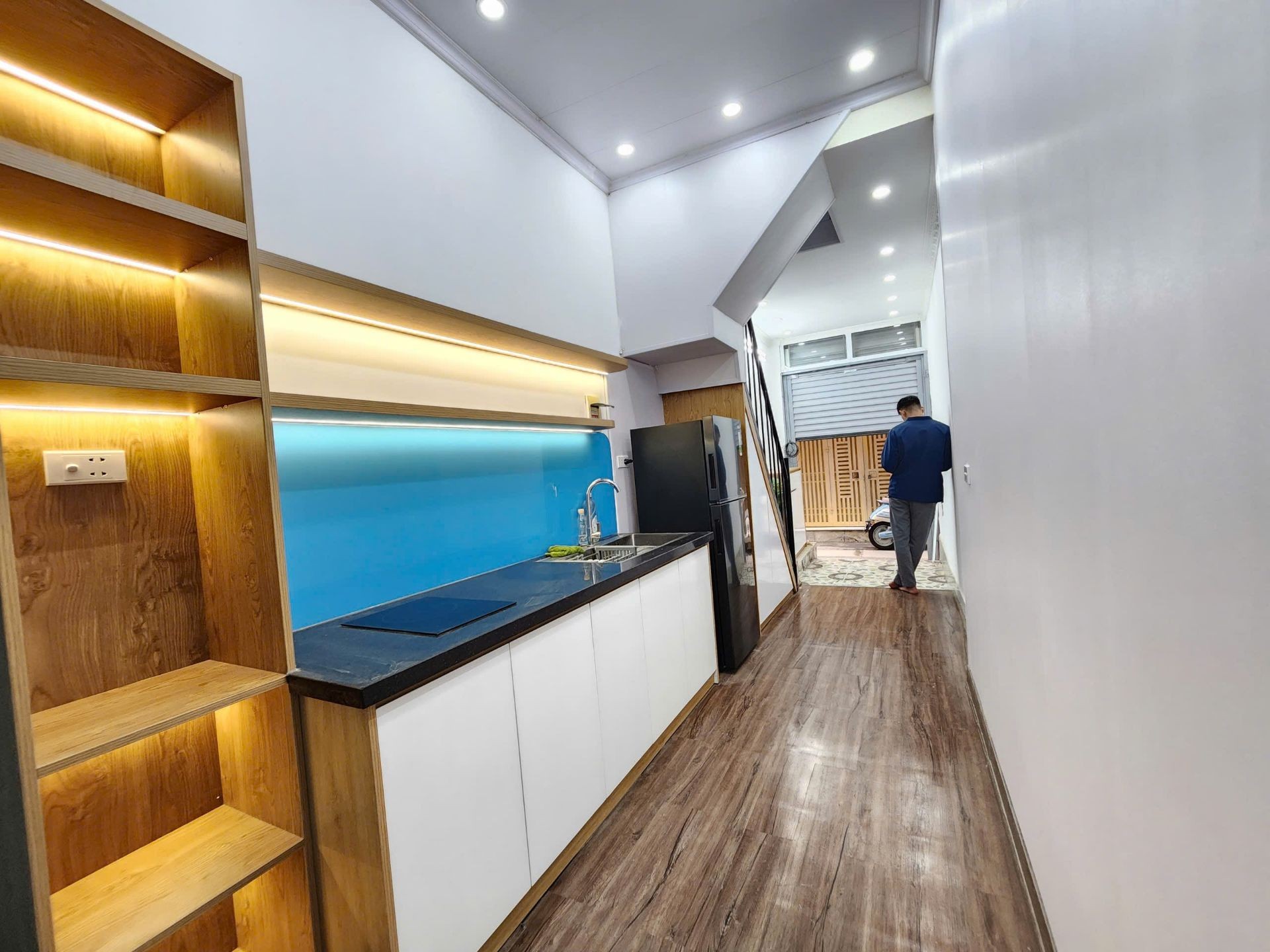 Bán nhà Hoàng Mai - diện tích 34m2 3 tầng - Ngõ thẳng, ba gác đỗ cửa - giá 6,2 tỷ