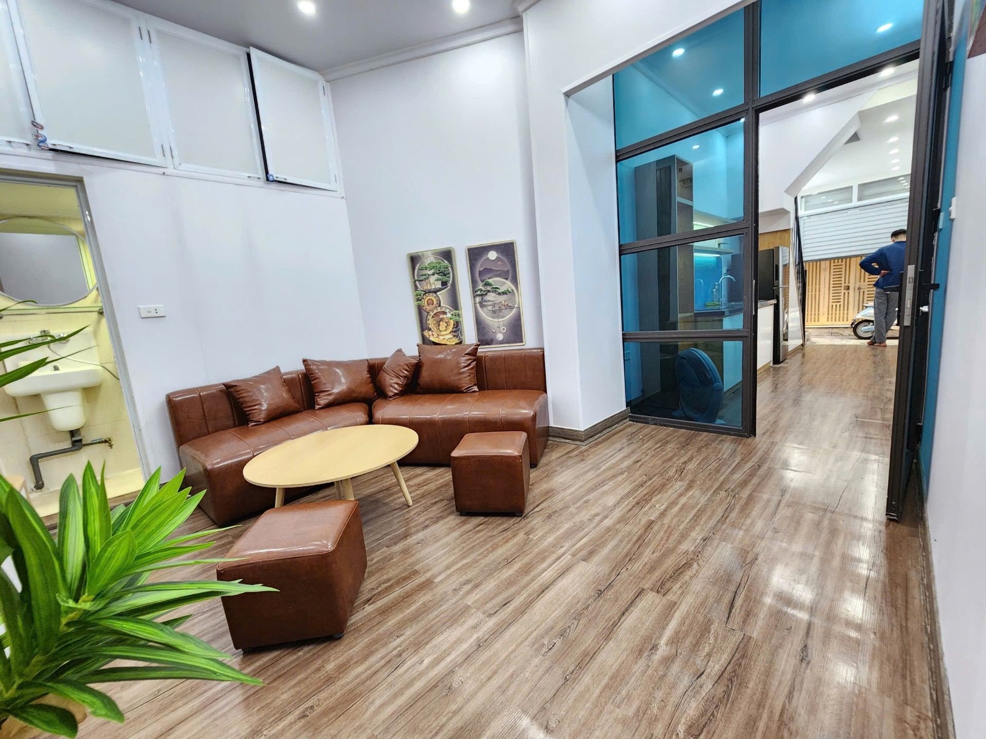 Bán nhà Hoàng Mai - diện tích 34m2 3 tầng - Ngõ thẳng, ba gác đỗ cửa - giá 6,2 tỷ