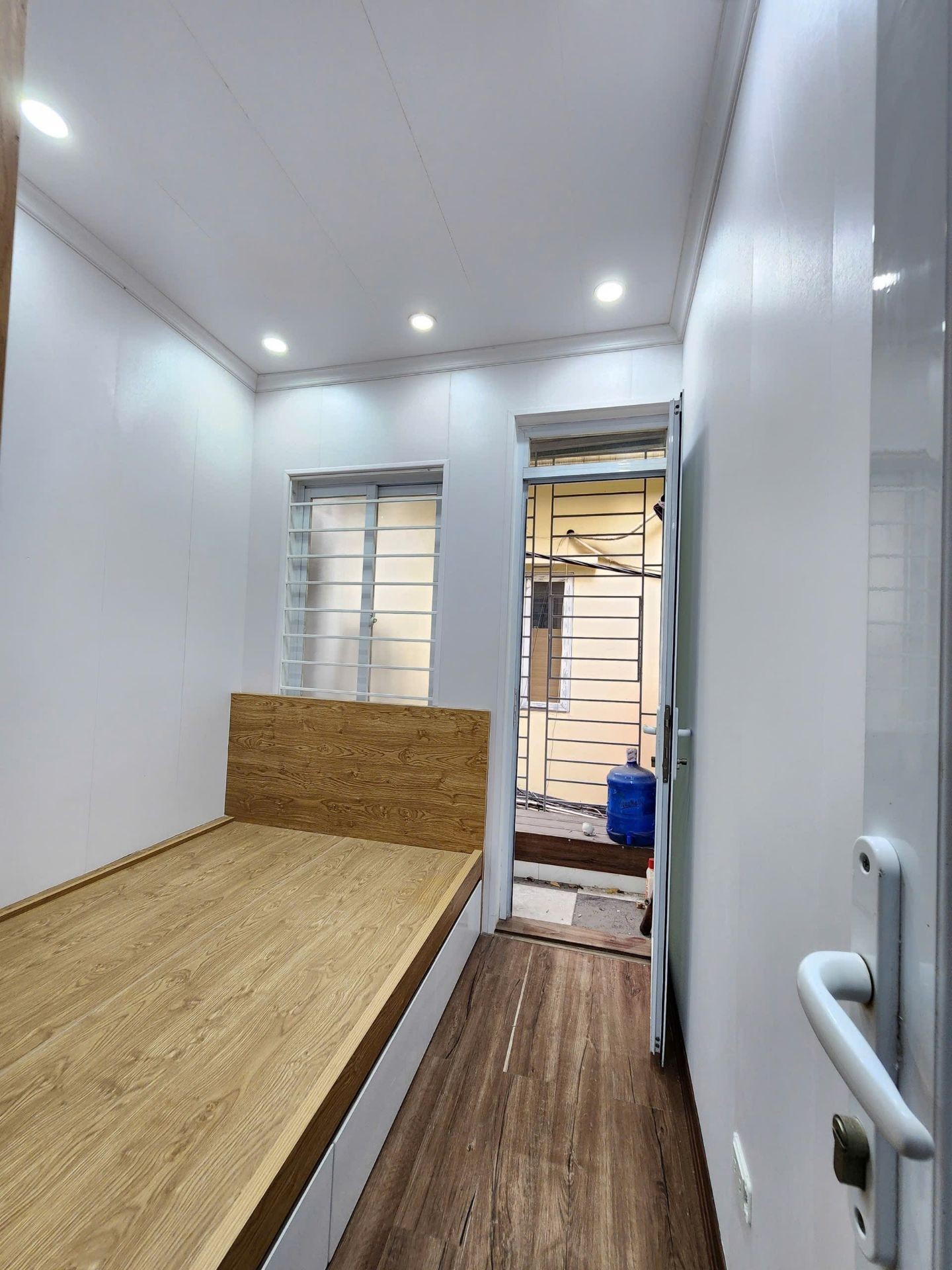 Bán nhà Hoàng Mai - diện tích 34m2 3 tầng - Ngõ thẳng, ba gác đỗ cửa - giá 6,2 tỷ