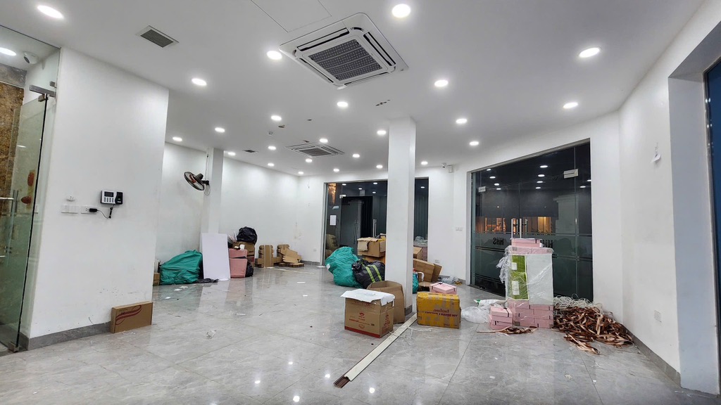 Bán nhà Nguyễn Xiển - diện tích 157.4m2 6 tầng - Lô góc 2 mặt thoáng - giá 76 tỷ