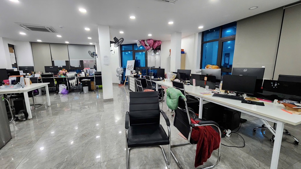 Bán nhà Nguyễn Xiển - diện tích 157.4m2 6 tầng - Lô góc 2 mặt thoáng - giá 76 tỷ