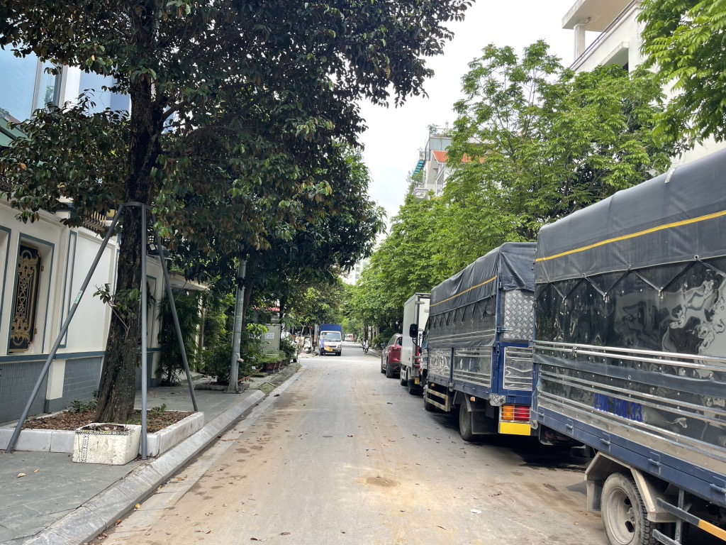 Bán nhà Nguyễn Xiển - diện tích 157.4m2 6 tầng - Lô góc 2 mặt thoáng - giá 76 tỷ