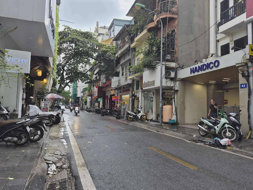 Bán nhà Bùi Thị Xuân - diện tích 105m2 7 tầng - Mặt phố trung tâm - giá 110 tỷ