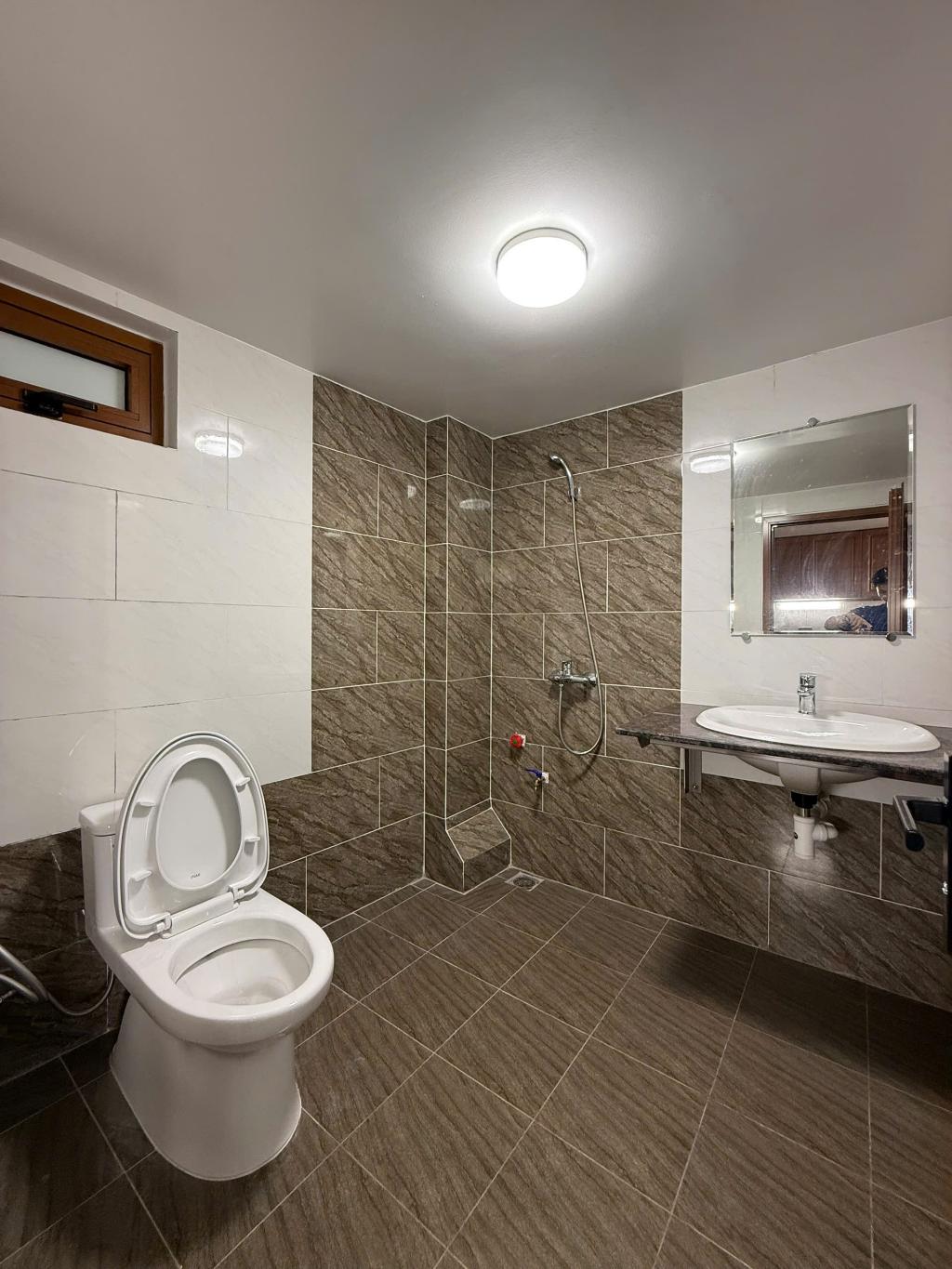 Bán nhà Tam Trinh - diện tích 210m2 7 tầng - Căn hộ dịch vụ xịn đét - giá 65 tỷ