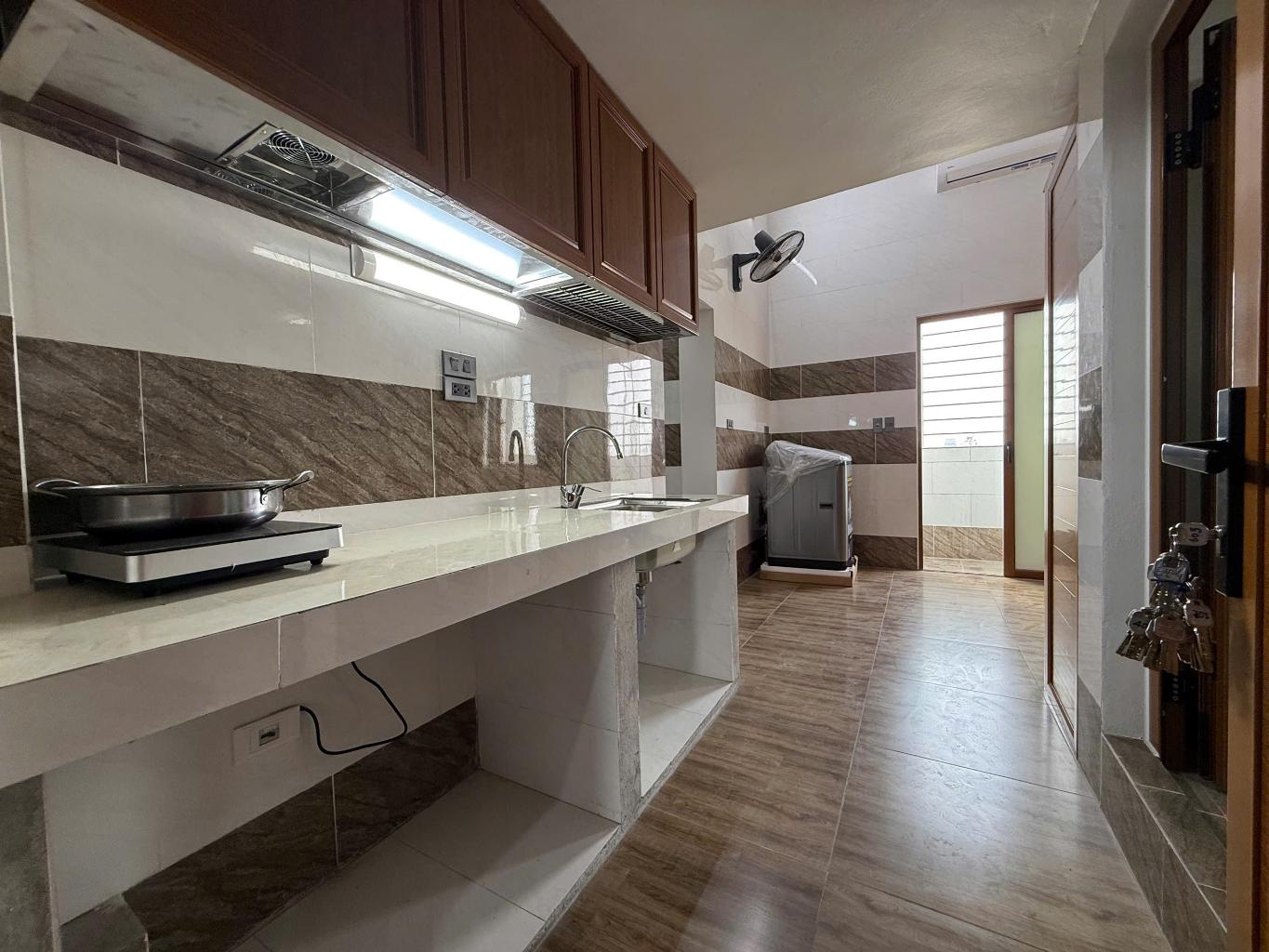 Bán nhà Tam Trinh - diện tích 210m2 7 tầng - Căn hộ dịch vụ xịn đét - giá 65 tỷ