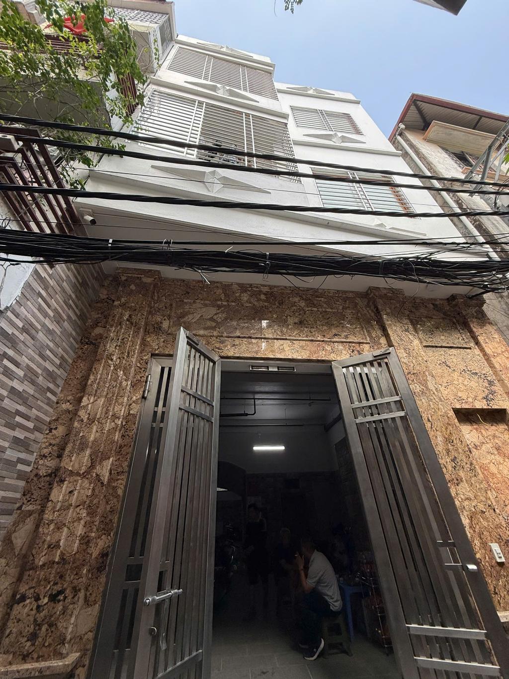 Bán nhà Tam Trinh - diện tích 210m2 7 tầng - Căn hộ dịch vụ xịn đét - giá 65 tỷ