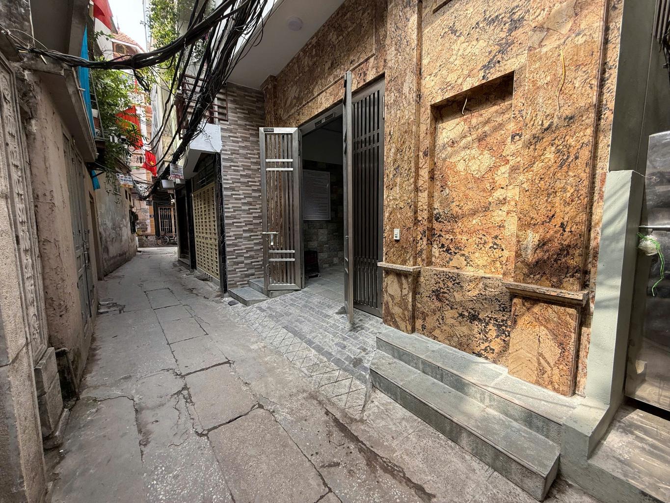 Bán nhà Tam Trinh - diện tích 210m2 7 tầng - Căn hộ dịch vụ xịn đét - giá 65 tỷ