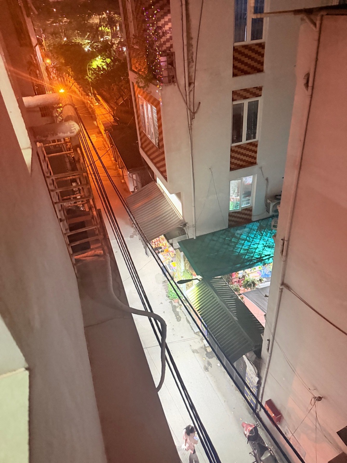 Bán nhà Đại Từ - diện tích 47m2 4 tầng - Lô góc, ô tô đỗ cửa - giá 16 tỷ