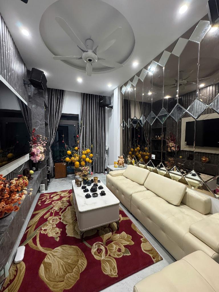 Bán nhà Minh Khai - diện tích 43m2 5 tầng - Nhà hoàn thiện long lanh, nội thất cao cấp - giá 13,5 tỷ