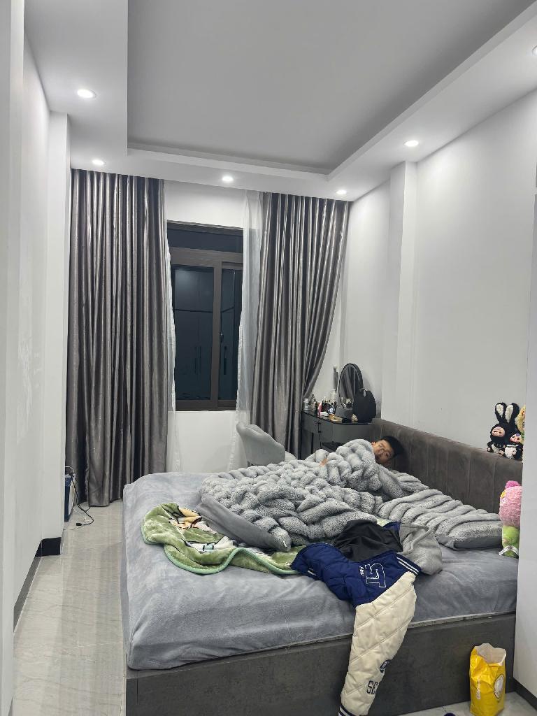Bán nhà Minh Khai - diện tích 43m2 5 tầng - Nhà hoàn thiện long lanh, nội thất cao cấp - giá 13,5 tỷ