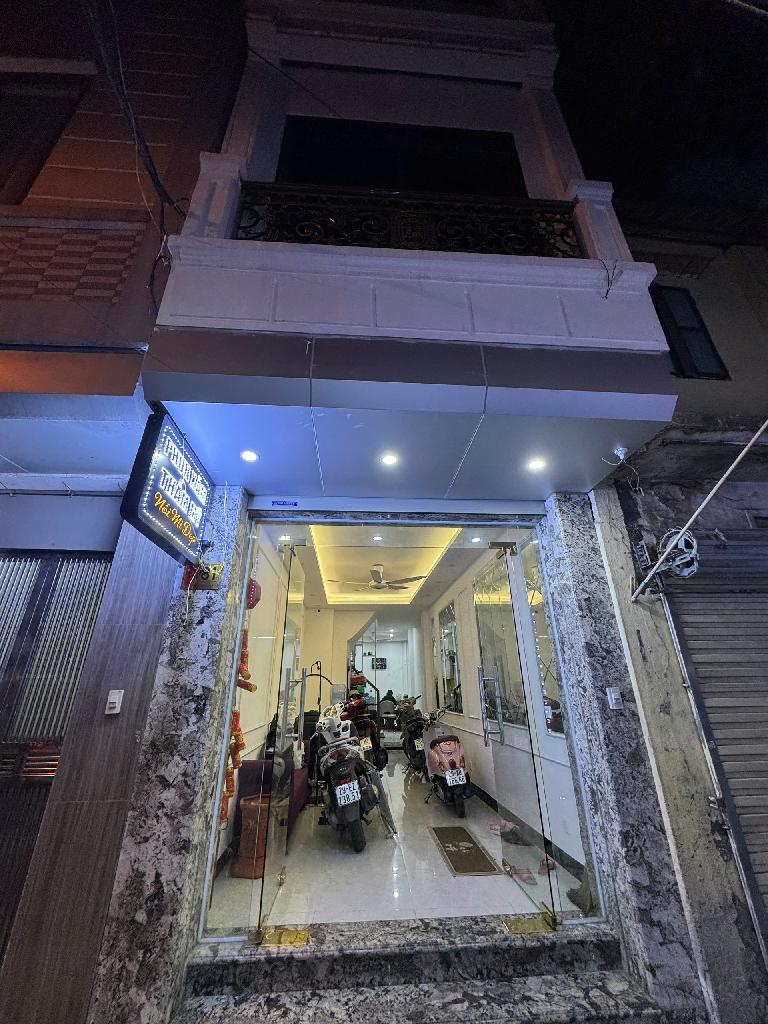 Bán nhà Minh Khai - diện tích 43m2 5 tầng - Nhà hoàn thiện long lanh, nội thất cao cấp - giá 13,5 tỷ