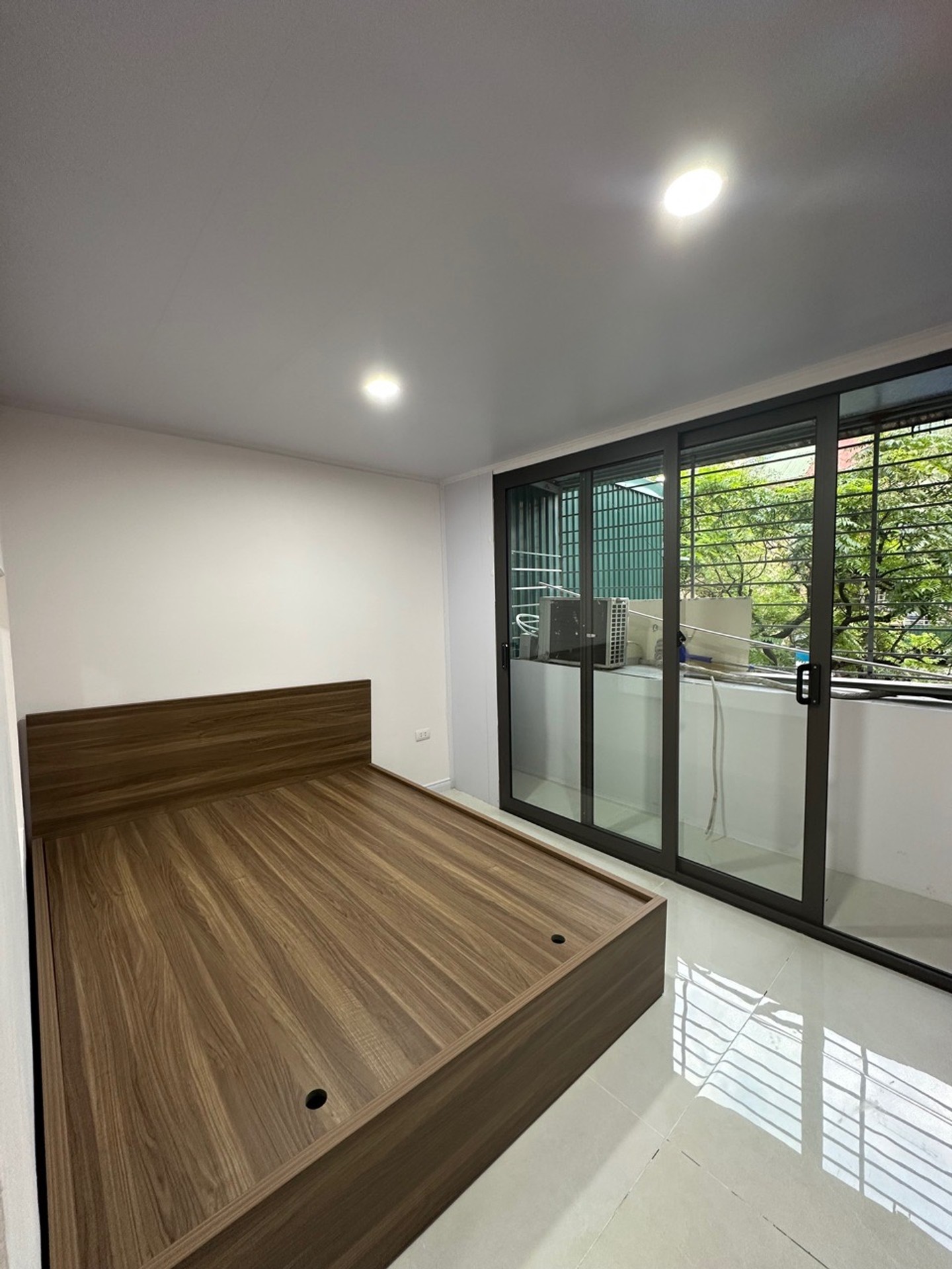Bán nhà Nguyễn Công Trứ - diện tích 55m2 3 tầng - Nhà mới full nội thất - giá 3,8 tỷ