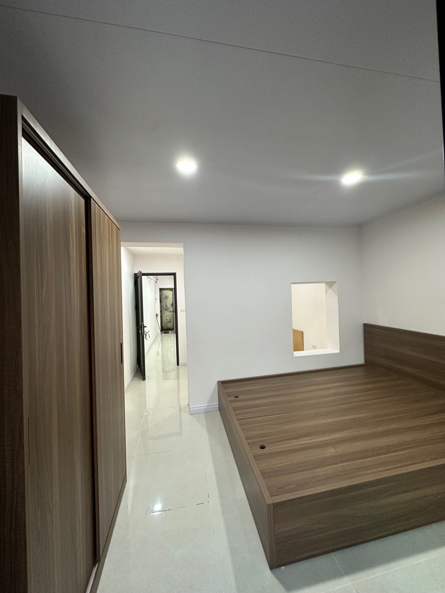Bán nhà Nguyễn Công Trứ - diện tích 55m2 3 tầng - Nhà mới full nội thất - giá 3,8 tỷ