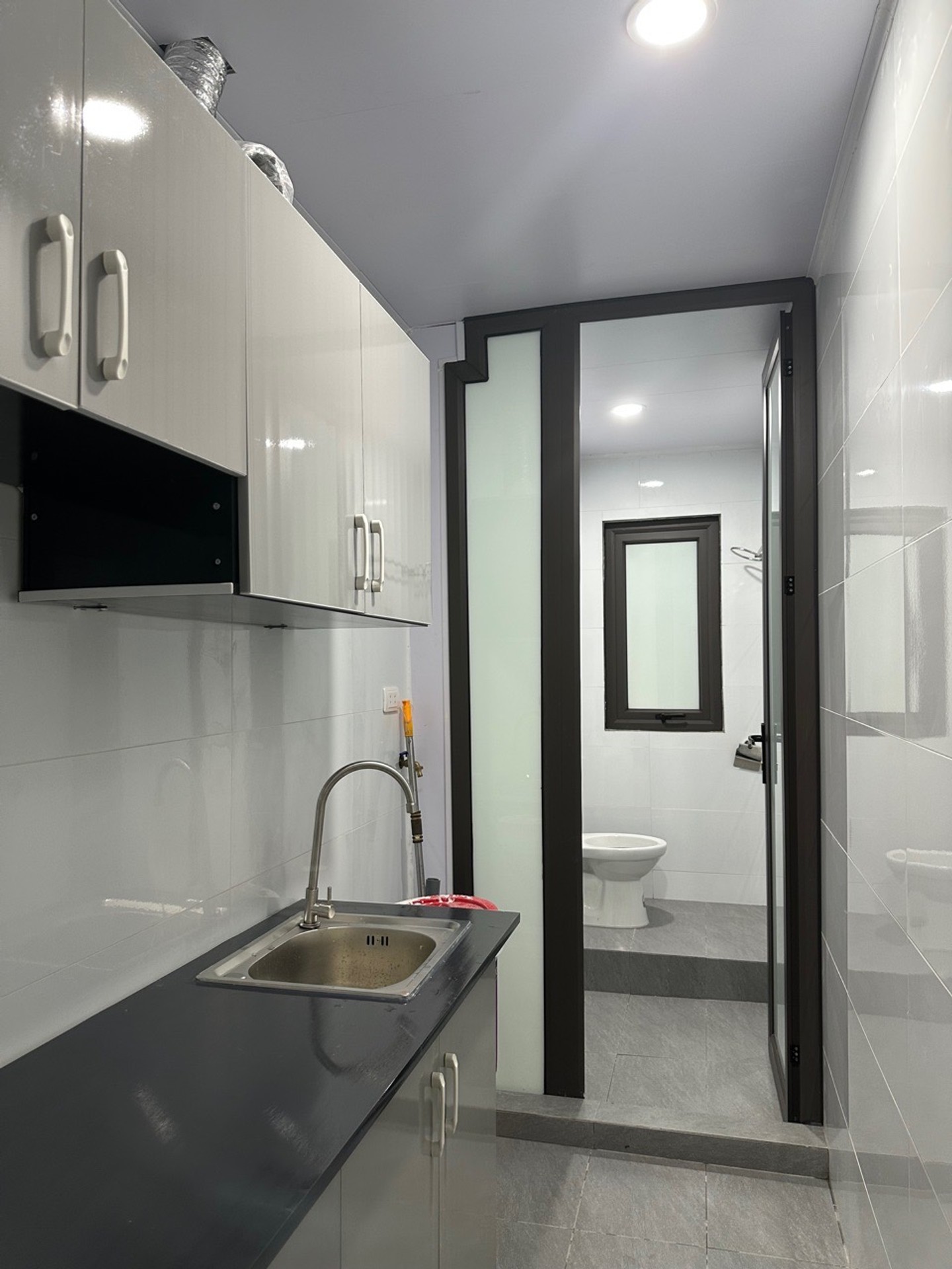 Bán nhà Nguyễn Công Trứ - diện tích 55m2 3 tầng - Nhà mới full nội thất - giá 3,8 tỷ