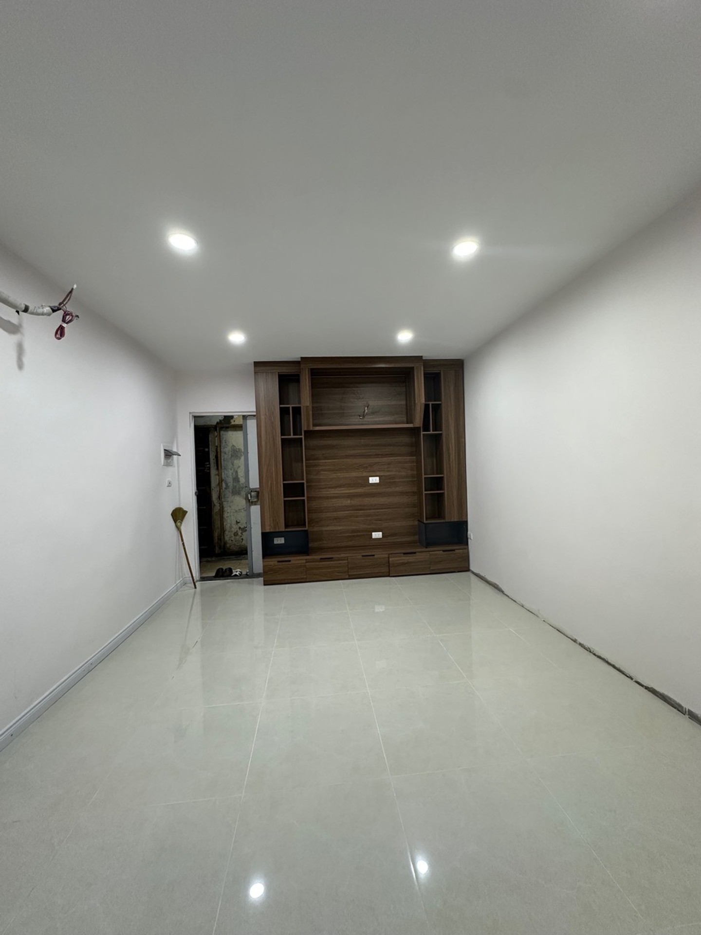 Bán nhà Nguyễn Công Trứ - diện tích 55m2 3 tầng - Nhà mới full nội thất - giá 3,8 tỷ