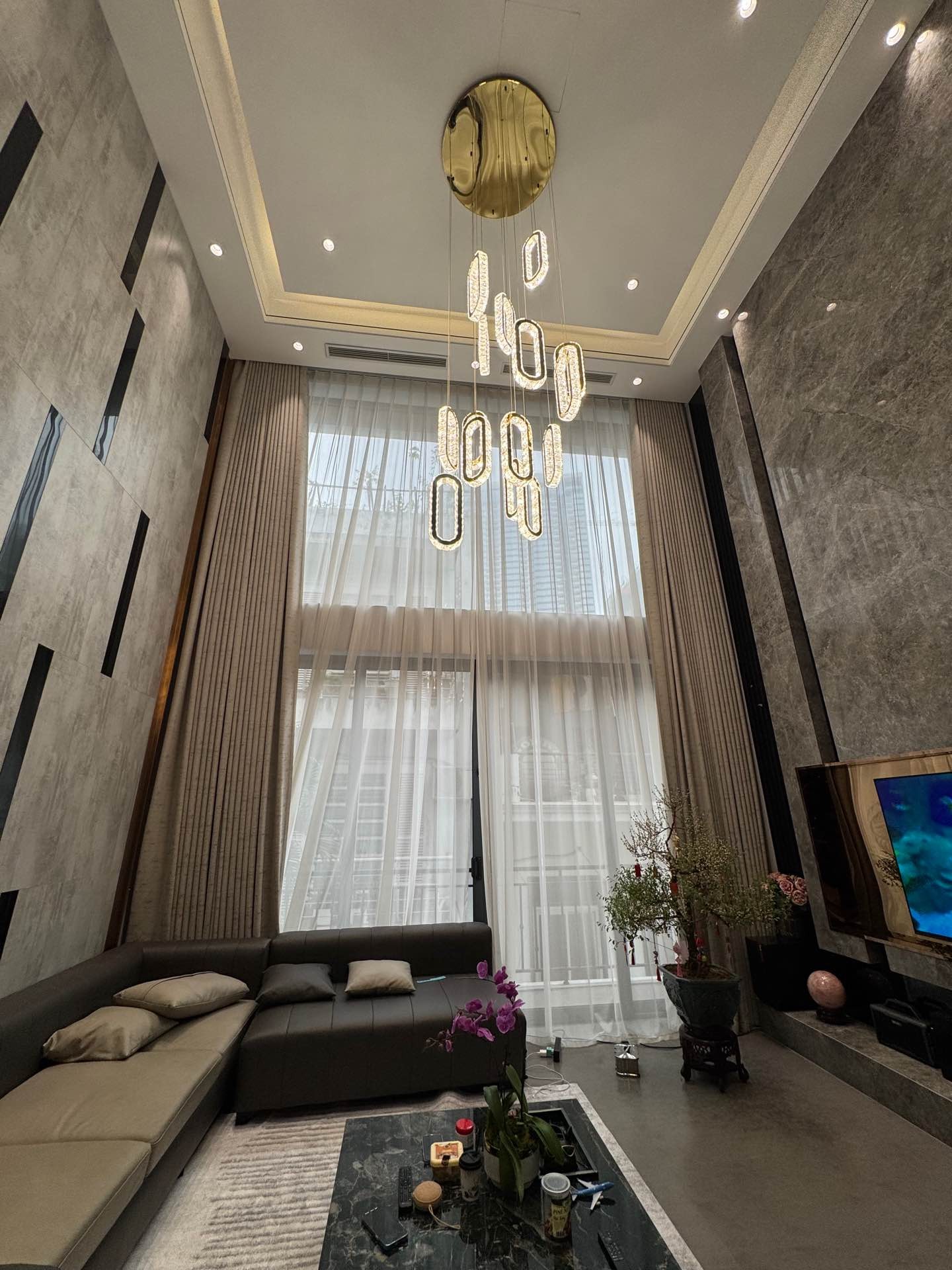 Bán nhà Nguyễn Công Hoan - diện tích 97.3m2 6 tầng - Ô TÔ VÀO NHÀ - giá 36 tỷ