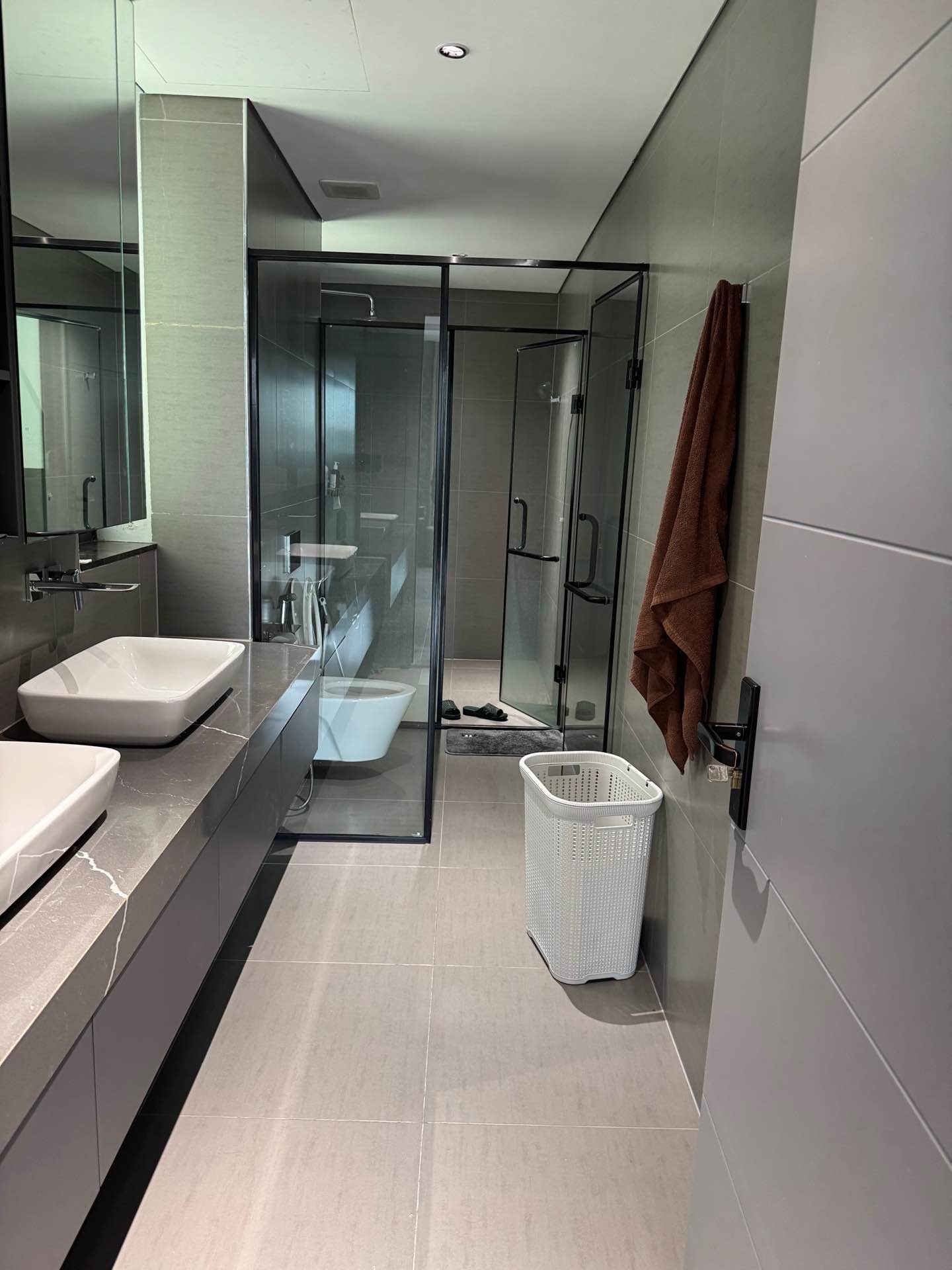 Bán nhà Nguyễn Công Hoan - diện tích 97.3m2 6 tầng - Ô TÔ VÀO NHÀ - giá 36 tỷ