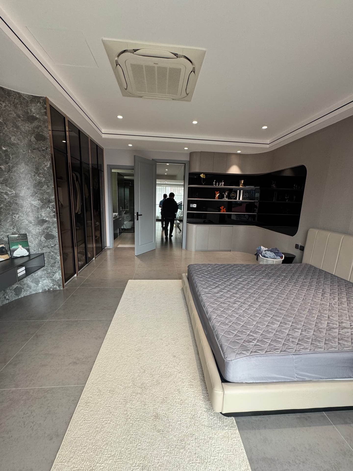 Bán nhà Nguyễn Công Hoan - diện tích 97.3m2 6 tầng - Ô TÔ VÀO NHÀ - giá 36 tỷ