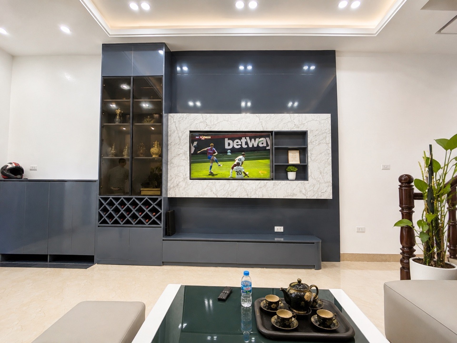 Bán nhà Ngõ Chợ Khâm Thiên - diện tích 52m2 4 tầng - Nhà 2 thoáng, full nội thất - giá 10,6 tỷ