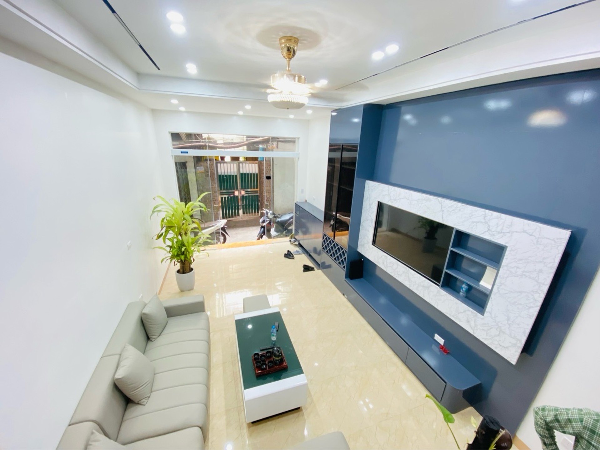 Bán nhà Ngõ Chợ Khâm Thiên - diện tích 52m2 4 tầng - Nhà 2 thoáng, full nội thất - giá 10,6 tỷ