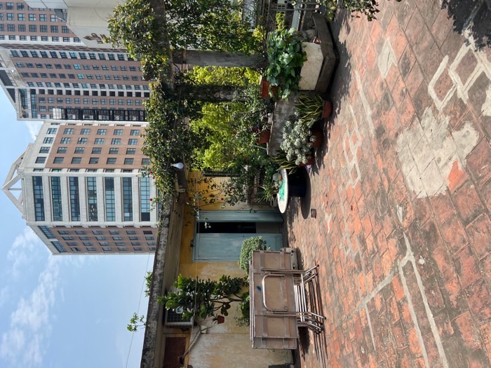 Bán nhà Quán Sứ - diện tích 170m2 3 tầng - Biệt thự C1 ngay giữa ngã tư - giá 60 tỷ