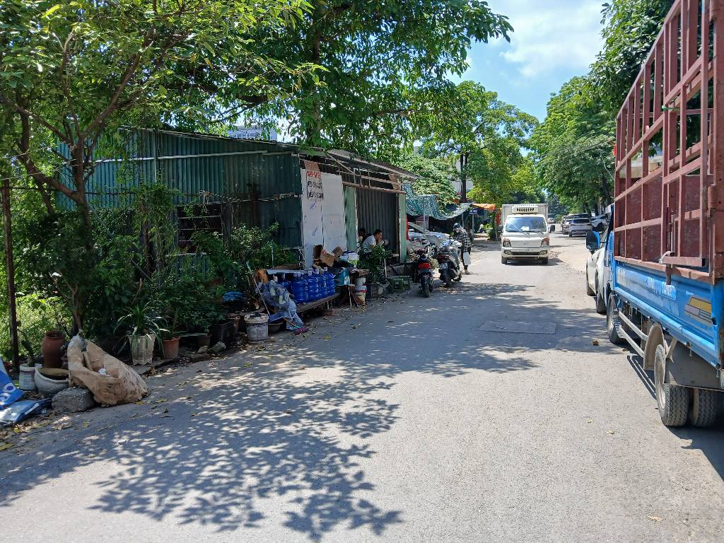 Bán nhà Lĩnh Nam - diện tích 30m2 2 tầng - Ô tô đỗ gần - giá 2,4 tỷ