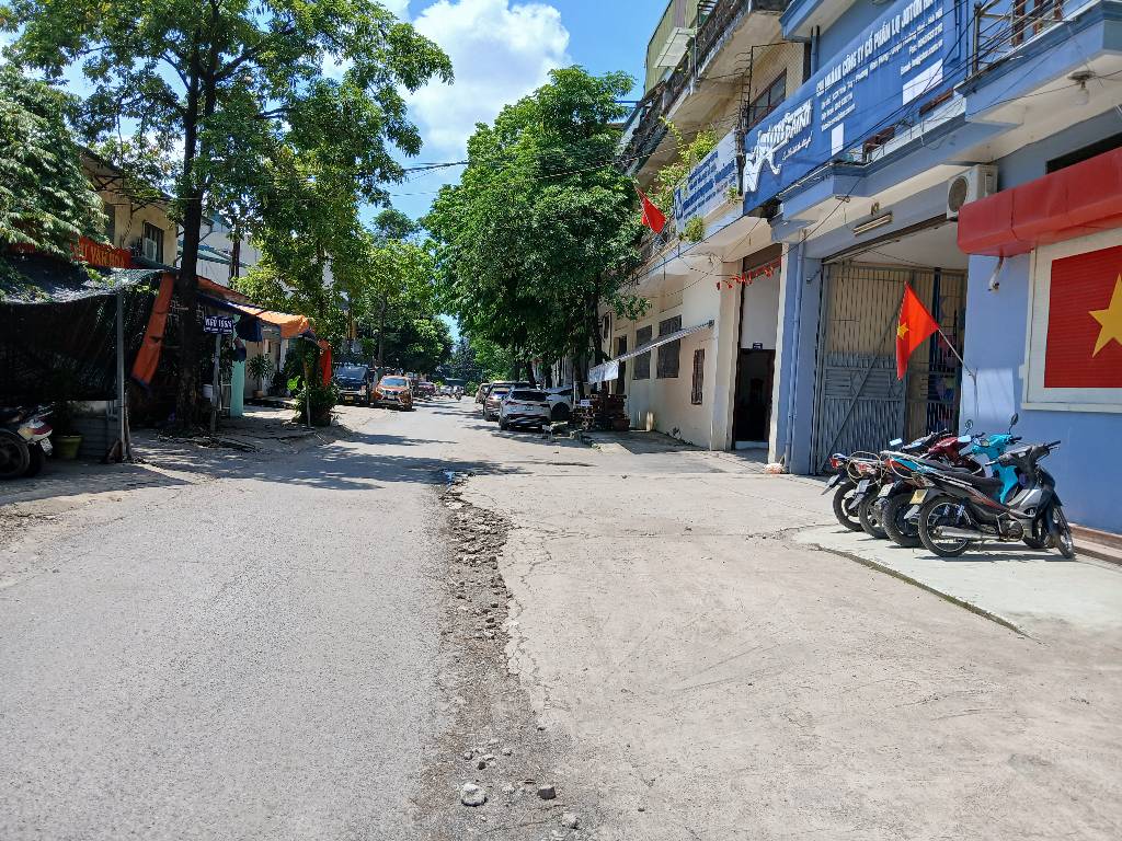 Bán nhà Lĩnh Nam - diện tích 30m2 2 tầng - Ô tô đỗ gần - giá 2,4 tỷ