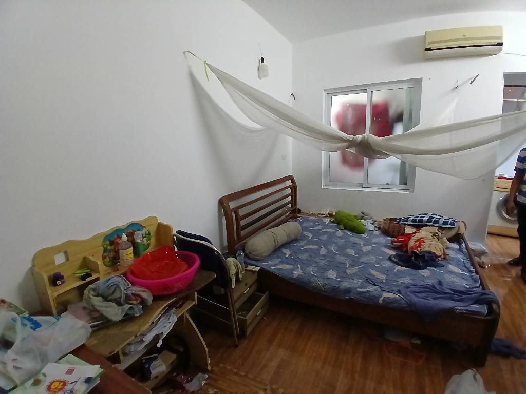 Bán nhà Lĩnh Nam - diện tích 30m2 2 tầng - Ô tô đỗ gần - giá 2,4 tỷ