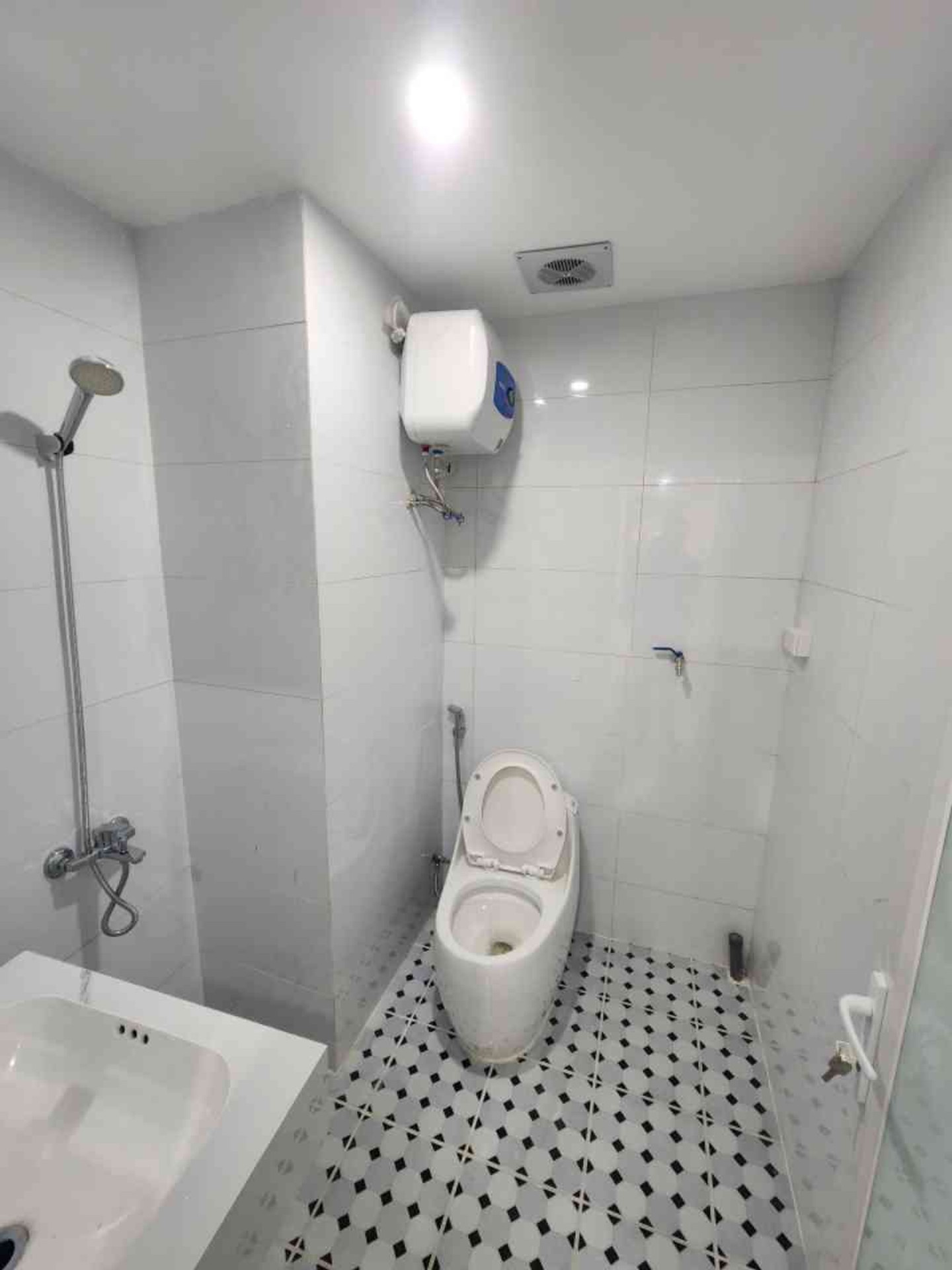 Bán nhà Nguyễn Hiền - diện tích 85m2 1 tầng - Lô góc thoáng sáng - giá 5 tỷ