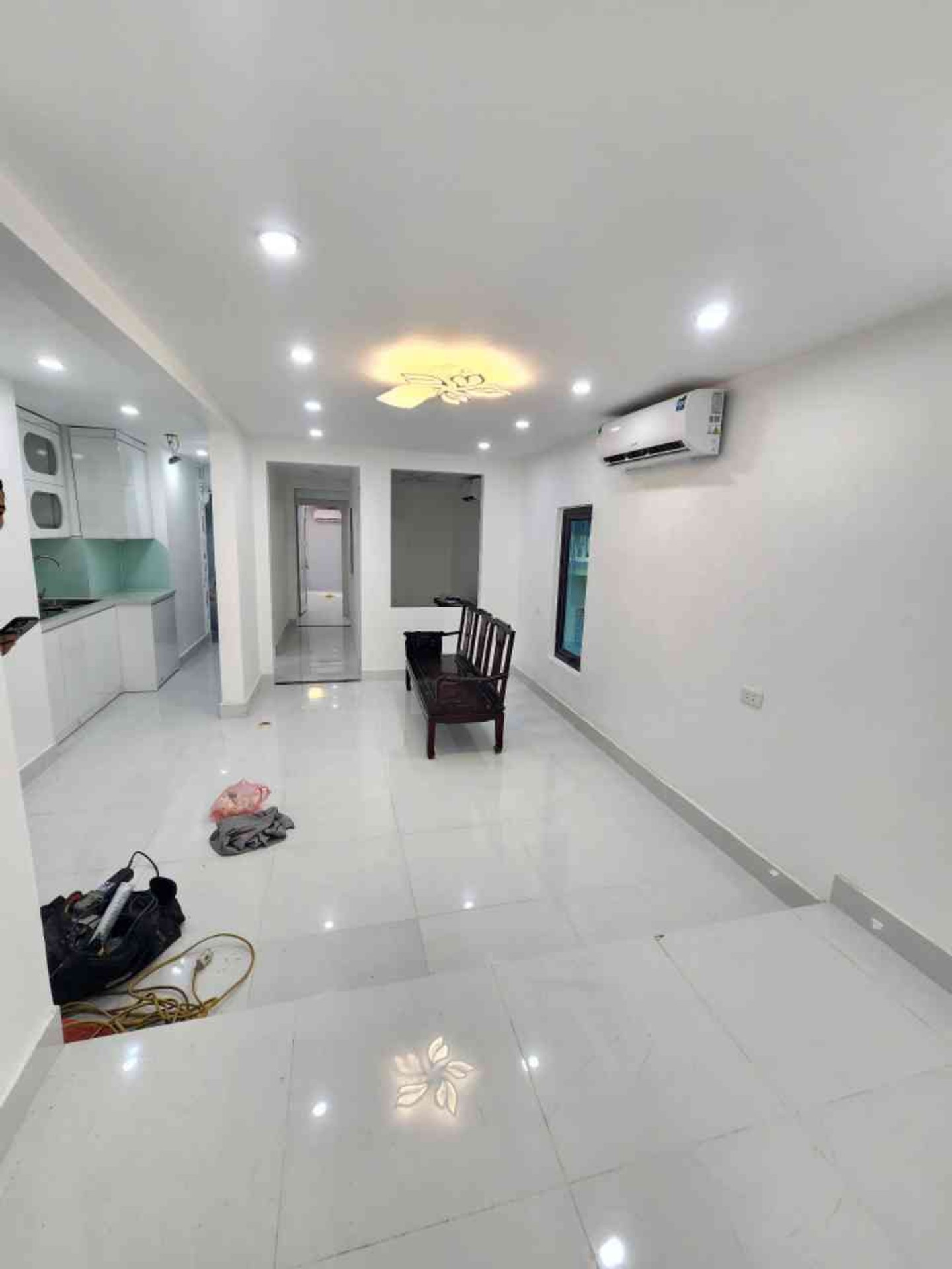 Bán nhà Nguyễn Hiền - diện tích 85m2 1 tầng - Lô góc thoáng sáng - giá 5 tỷ