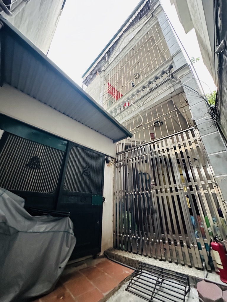 Bán nhà Nguyễn Khoái - diện tích 78m2 3 tầng - Bán đất tặng nhà 3 tầng - giá 13,8 tỷ