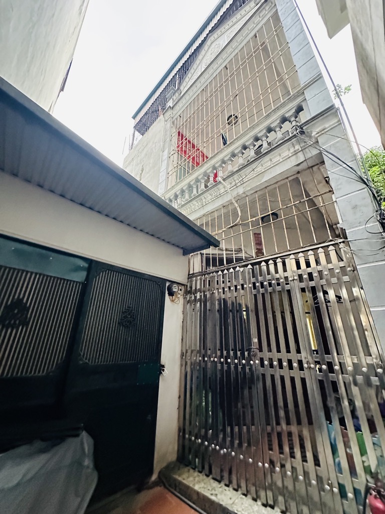 Bán nhà Nguyễn Khoái - diện tích 78m2 3 tầng - Bán đất tặng nhà 3 tầng - giá 13,8 tỷ