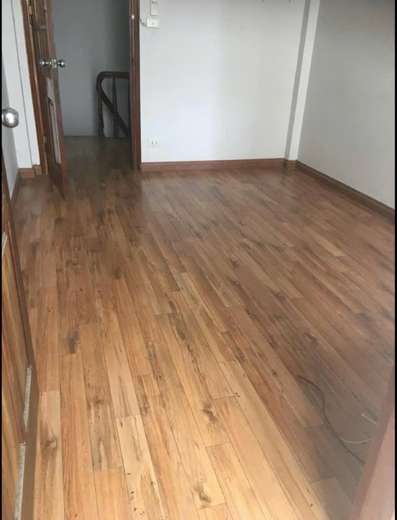 Bán nhà Nguyễn Khoái - diện tích 78m2 3 tầng - Bán đất tặng nhà 3 tầng - giá 13,8 tỷ