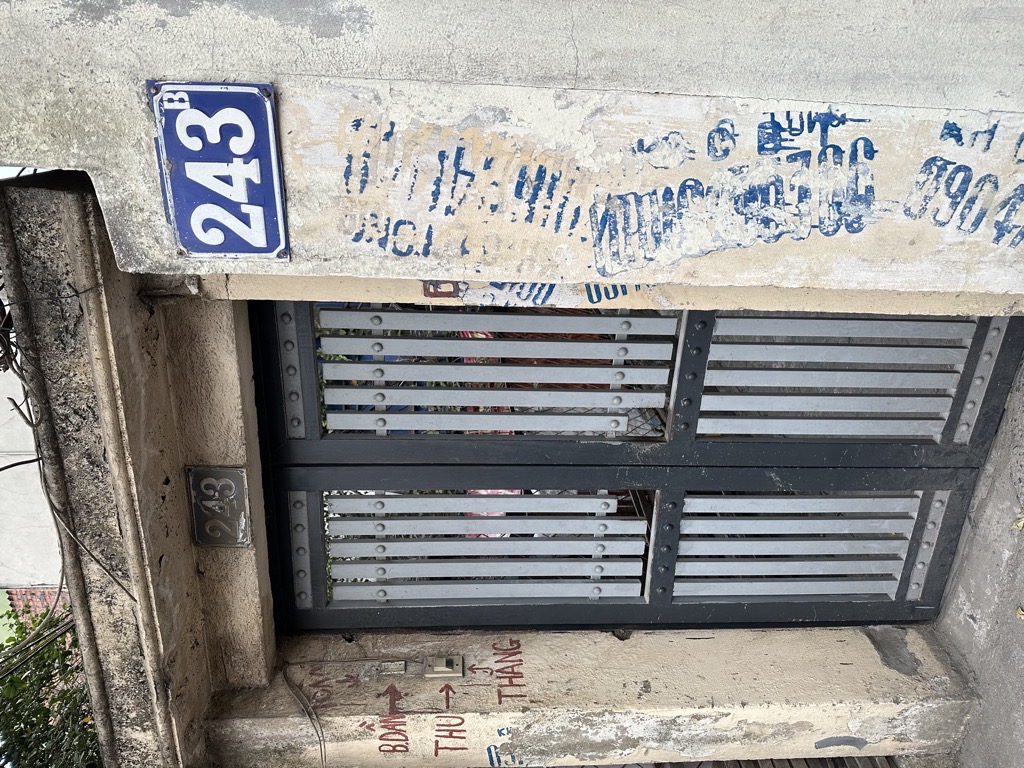 Bán nhà Nguyễn Khoái - diện tích 78m2 3 tầng - Bán đất tặng nhà 3 tầng - giá 13,8 tỷ