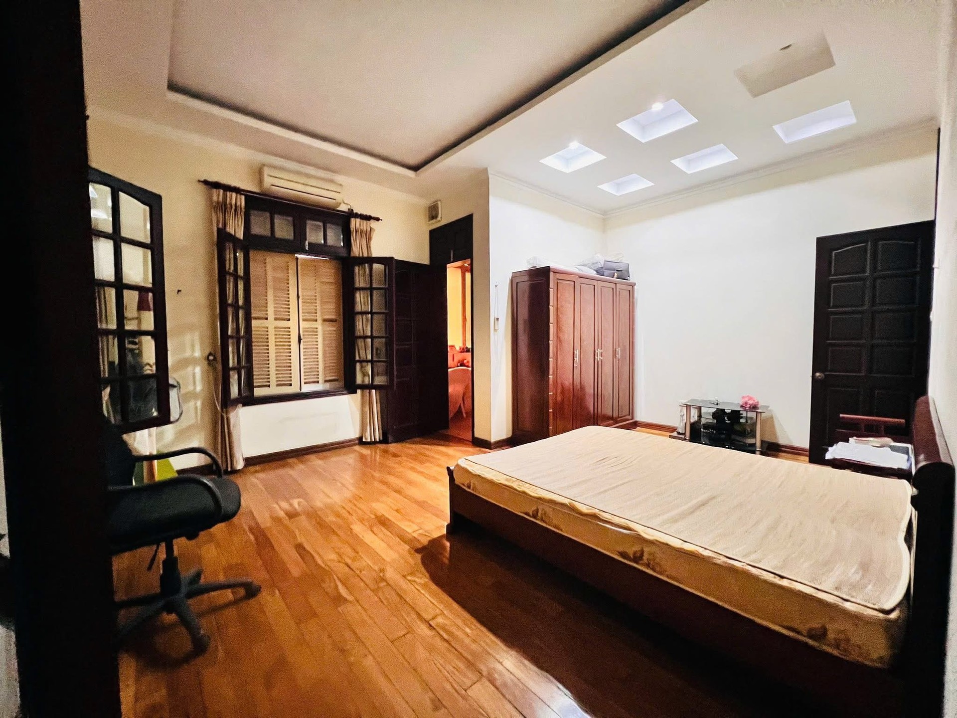 Bán nhà Tô Vĩnh Diện - diện tích 288m2 8 tầng - Mặt phố 7 tầng thang máy - giá 70 tỷ