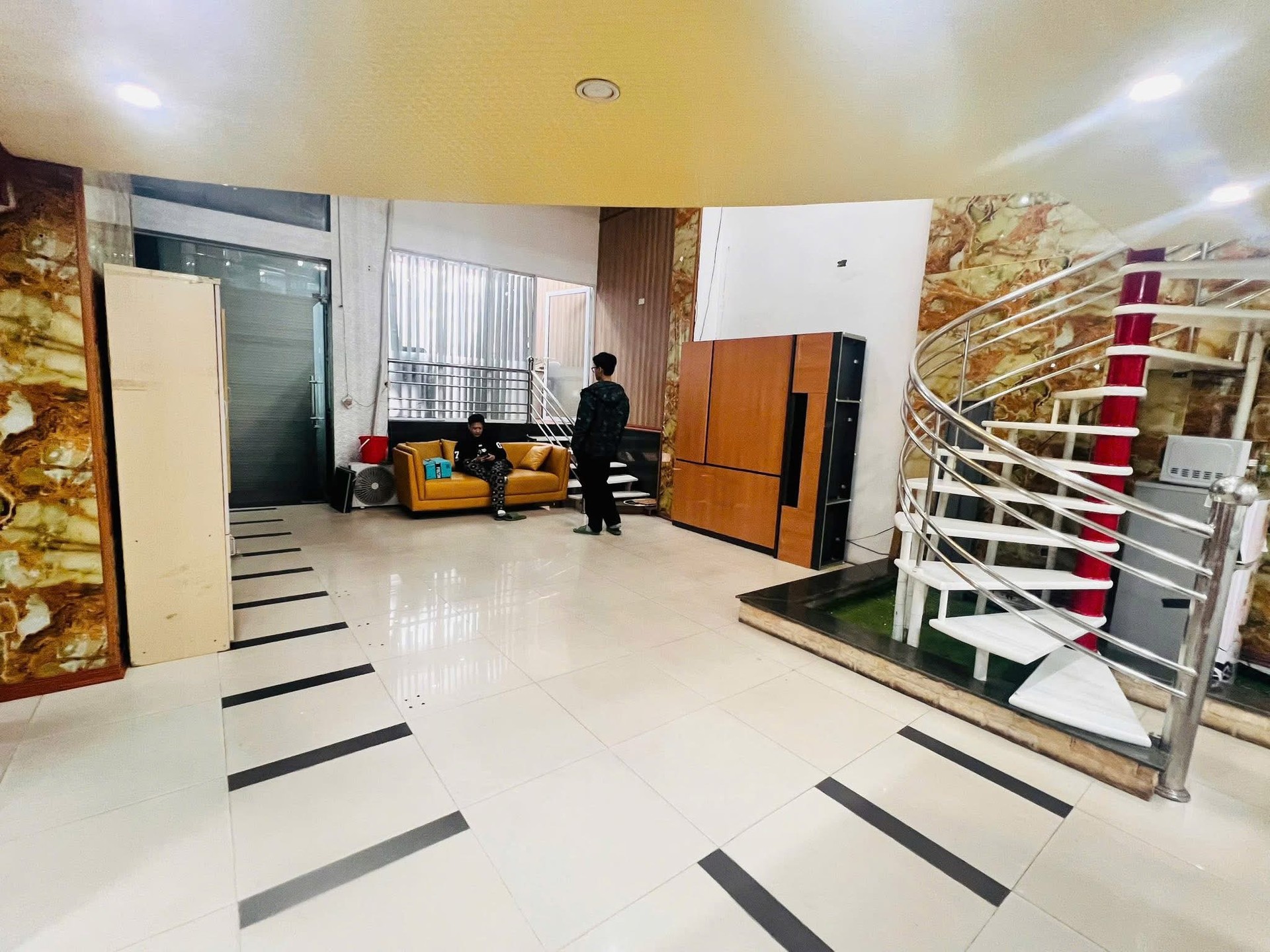 Bán nhà Tô Vĩnh Diện - diện tích 288m2 8 tầng - Mặt phố 7 tầng thang máy - giá 70 tỷ