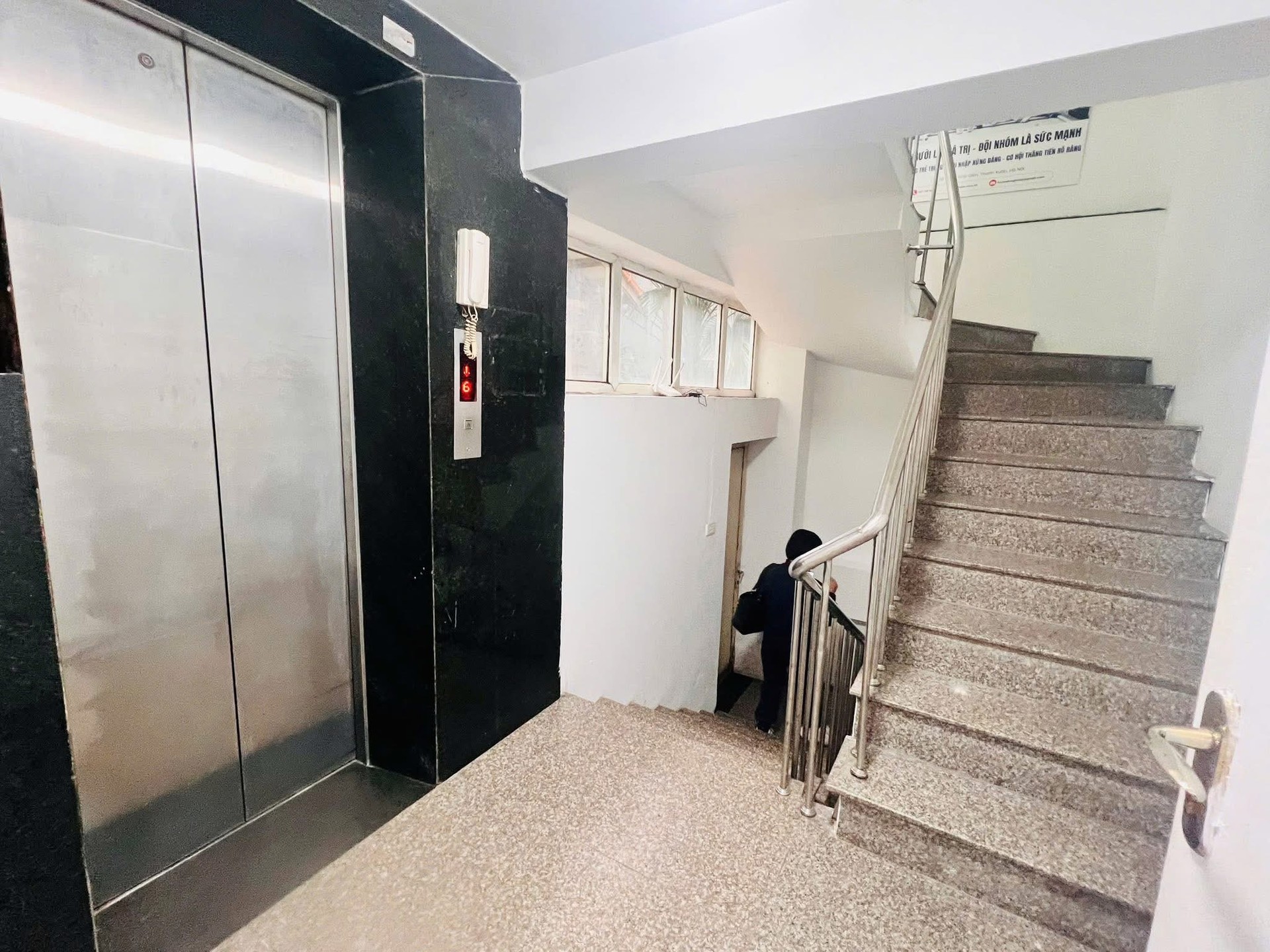 Bán nhà Tô Vĩnh Diện - diện tích 288m2 8 tầng - Mặt phố 7 tầng thang máy - giá 70 tỷ