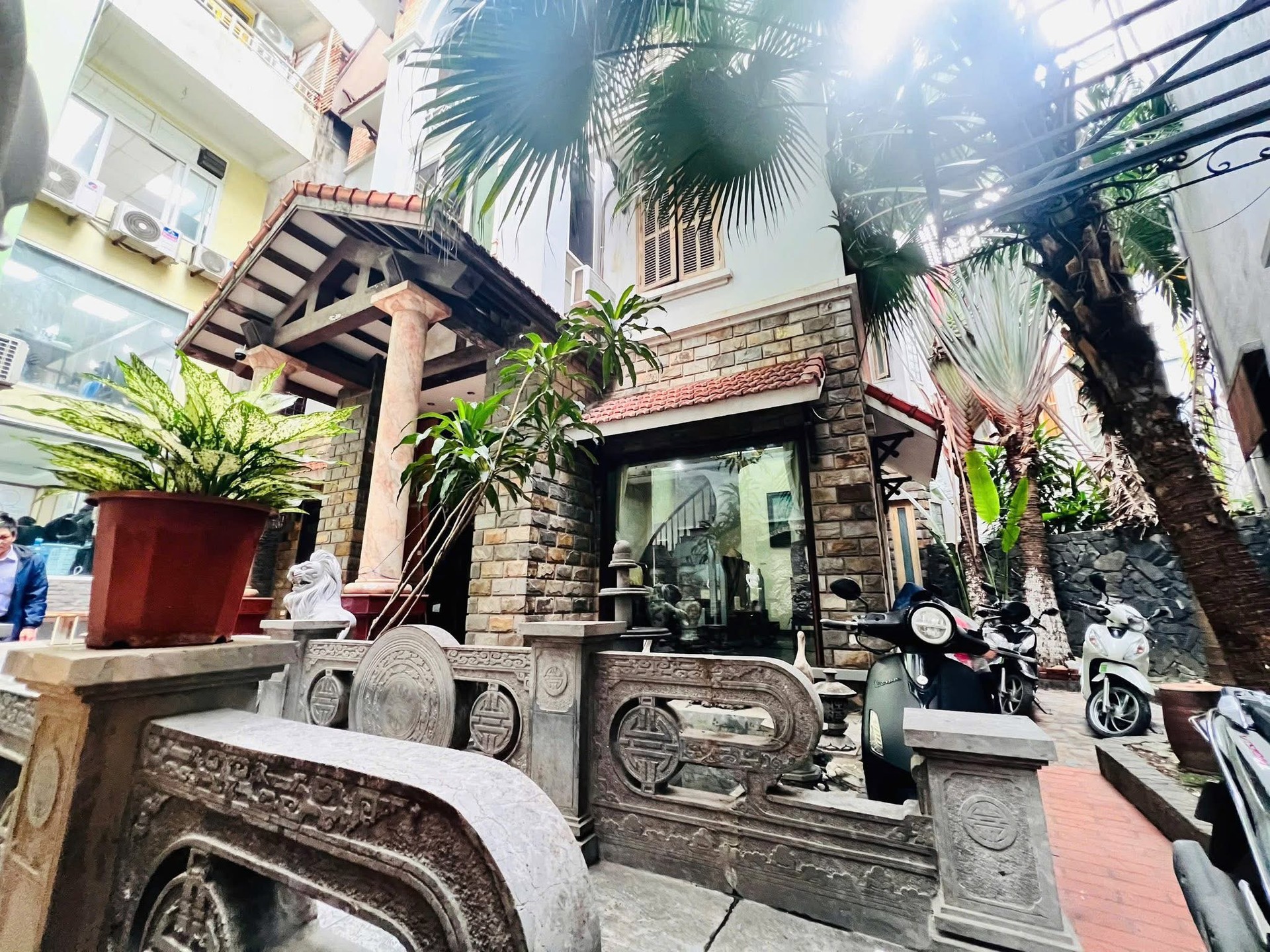 Bán nhà Tô Vĩnh Diện - diện tích 288m2 8 tầng - Mặt phố 7 tầng thang máy - giá 70 tỷ