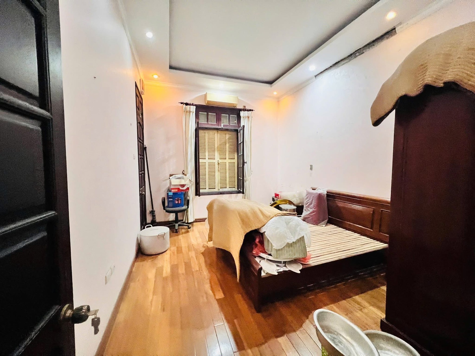 Bán nhà Tô Vĩnh Diện - diện tích 288m2 8 tầng - Mặt phố 7 tầng thang máy - giá 70 tỷ