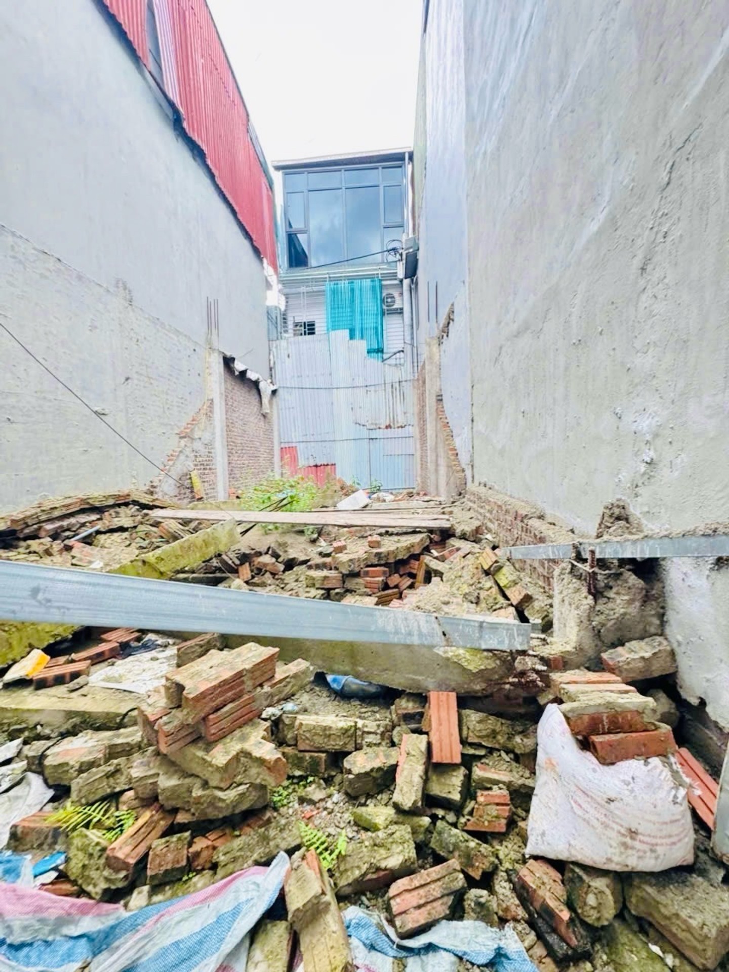 Bán nhà Định Công Thượng - diện tích 36m2 4 tầng - Mảnh đất đẹp, vuông vắn - giá 1,28 tỷ