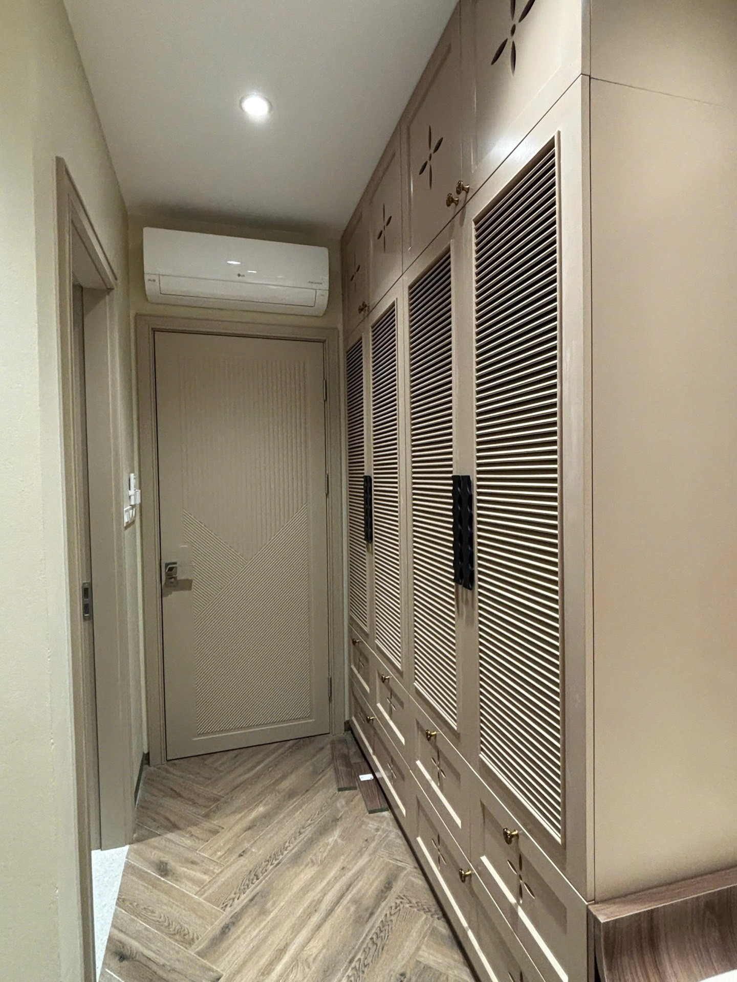 Bán nhà Lò Đúc - diện tích 35.8m2 6 tầng - giá 17 tỷ