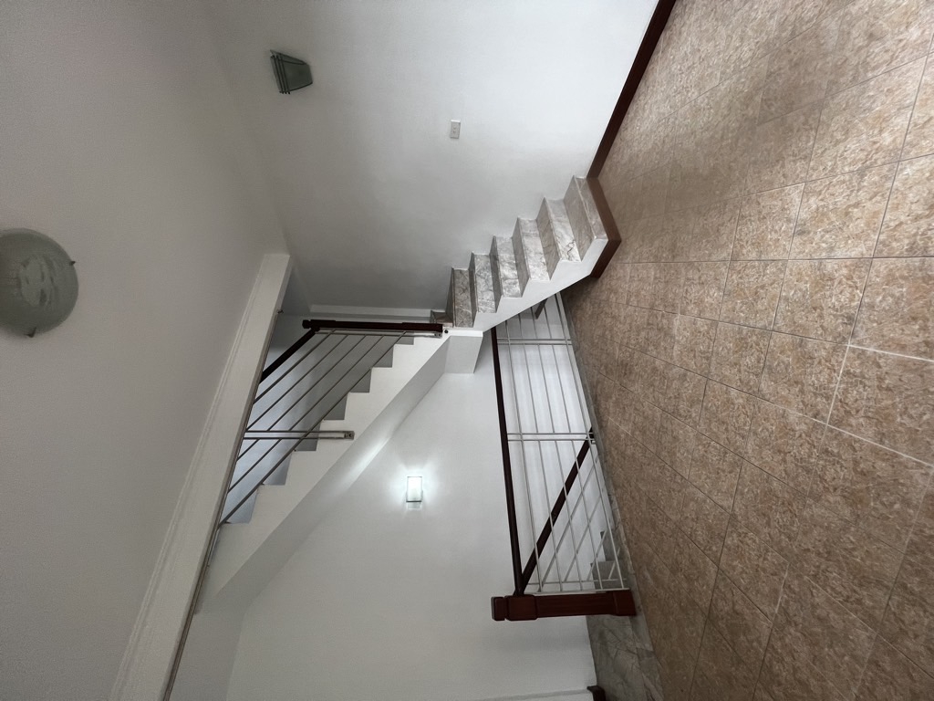 Bán nhà Đại La - diện tích 20m2 4 tầng - Nhà Kinh Doanh - giá 7,4 tỷ
