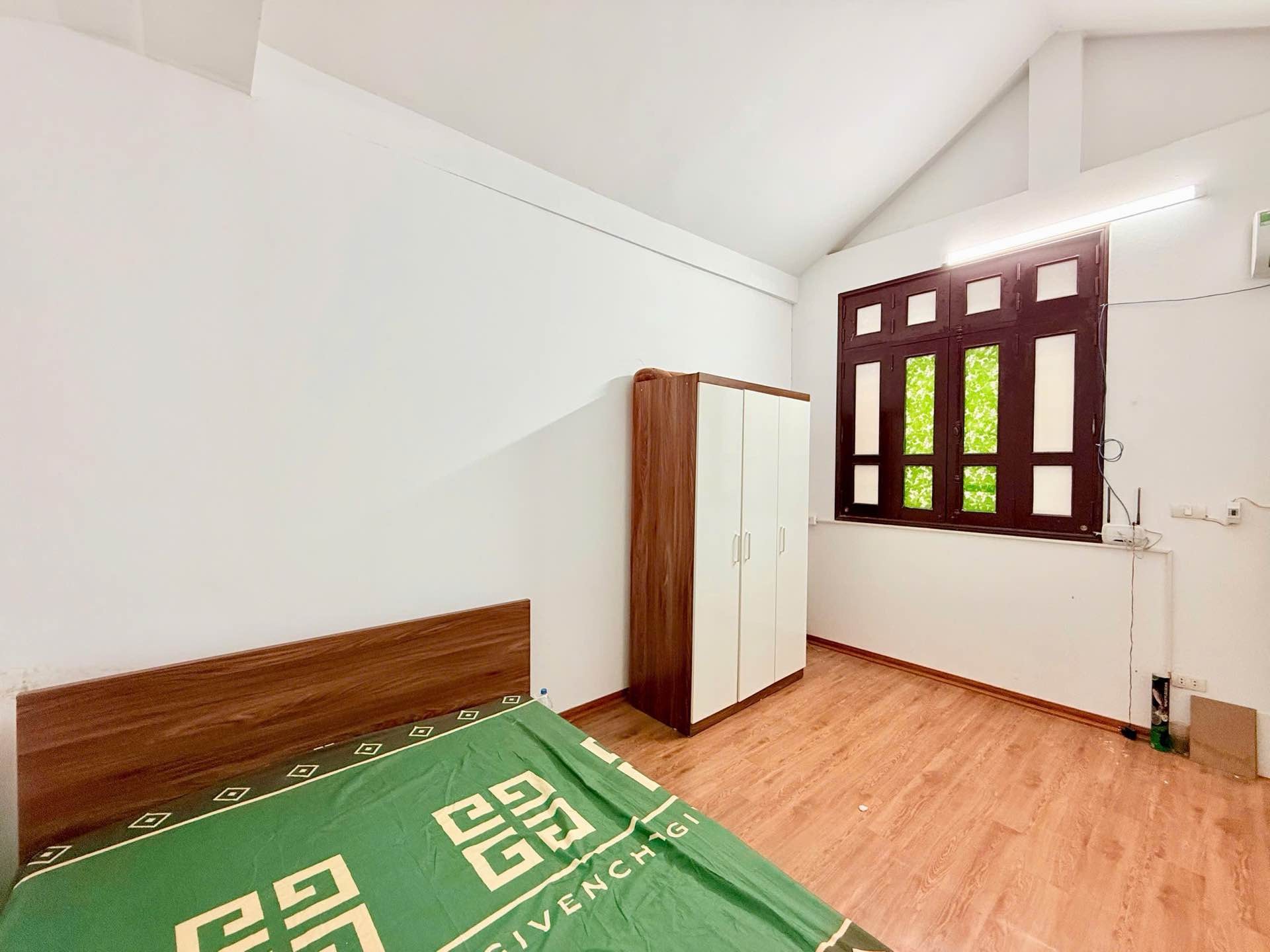 Bán nhà Kim Giang - diện tích 52m2 5 tầng - Ngõ thông, gần ô tô - giá 14,9 tỷ