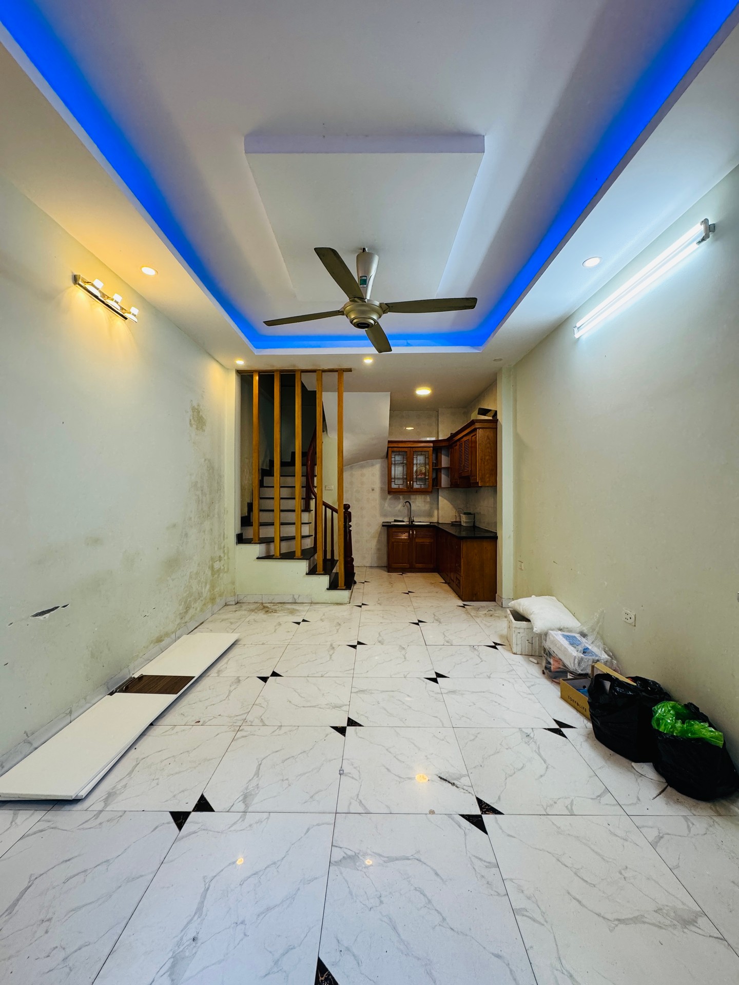 Bán nhà Tam Trinh - diện tích 30m2 5 tầng - ô tô tránh - giá 7 tỷ