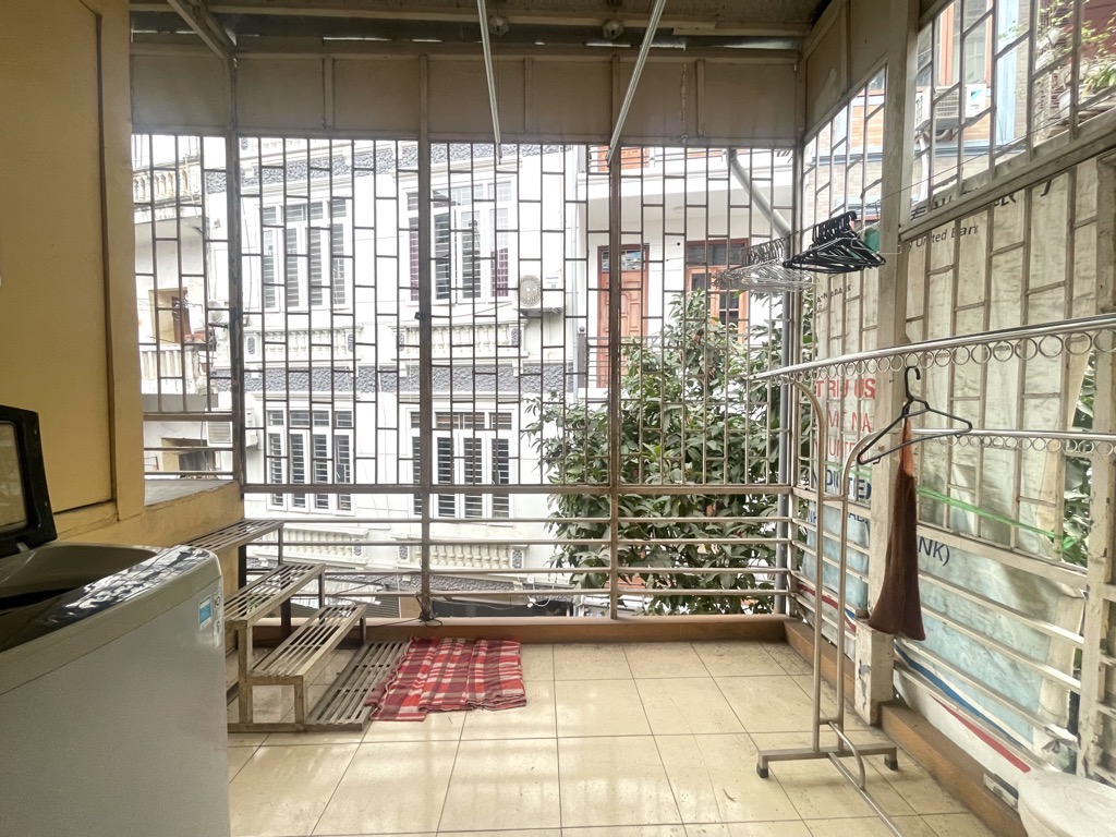 Bán nhà Linh Quang - diện tích 92m2 3 tầng - Ngõ 3 ô tô tránh - giá 33 tỷ