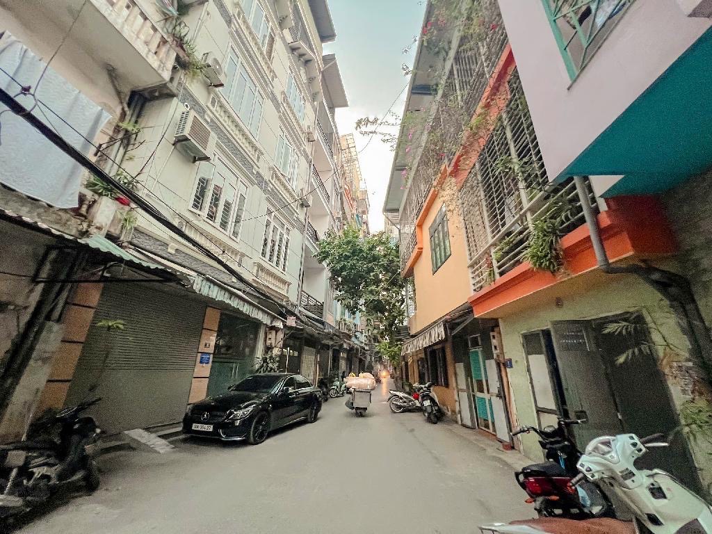Bán nhà Linh Quang - diện tích 92m2 3 tầng - Ngõ 3 ô tô tránh - giá 33 tỷ