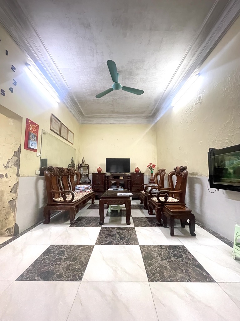 Bán nhà Linh Quang - diện tích 92m2 3 tầng - Ngõ 3 ô tô tránh - giá 33 tỷ