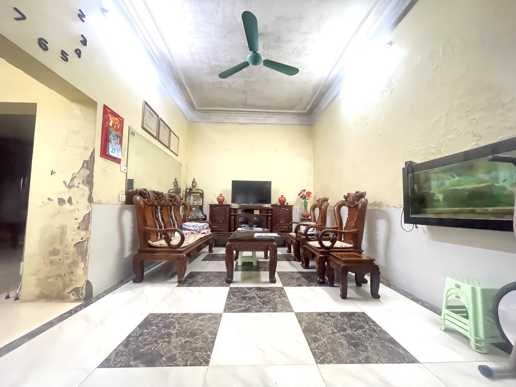 Bán nhà Linh Quang - diện tích 92m2 3 tầng - Ngõ 3 ô tô tránh - giá 33 tỷ